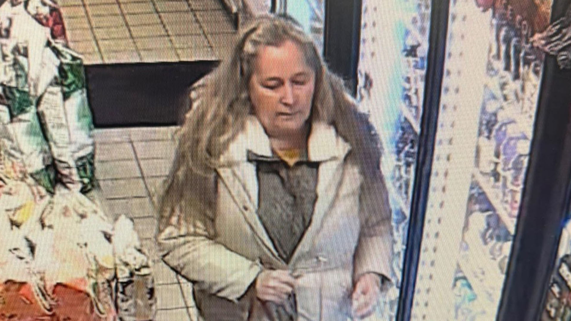 Warren police seek help identifying suspect in attempted hospital arson